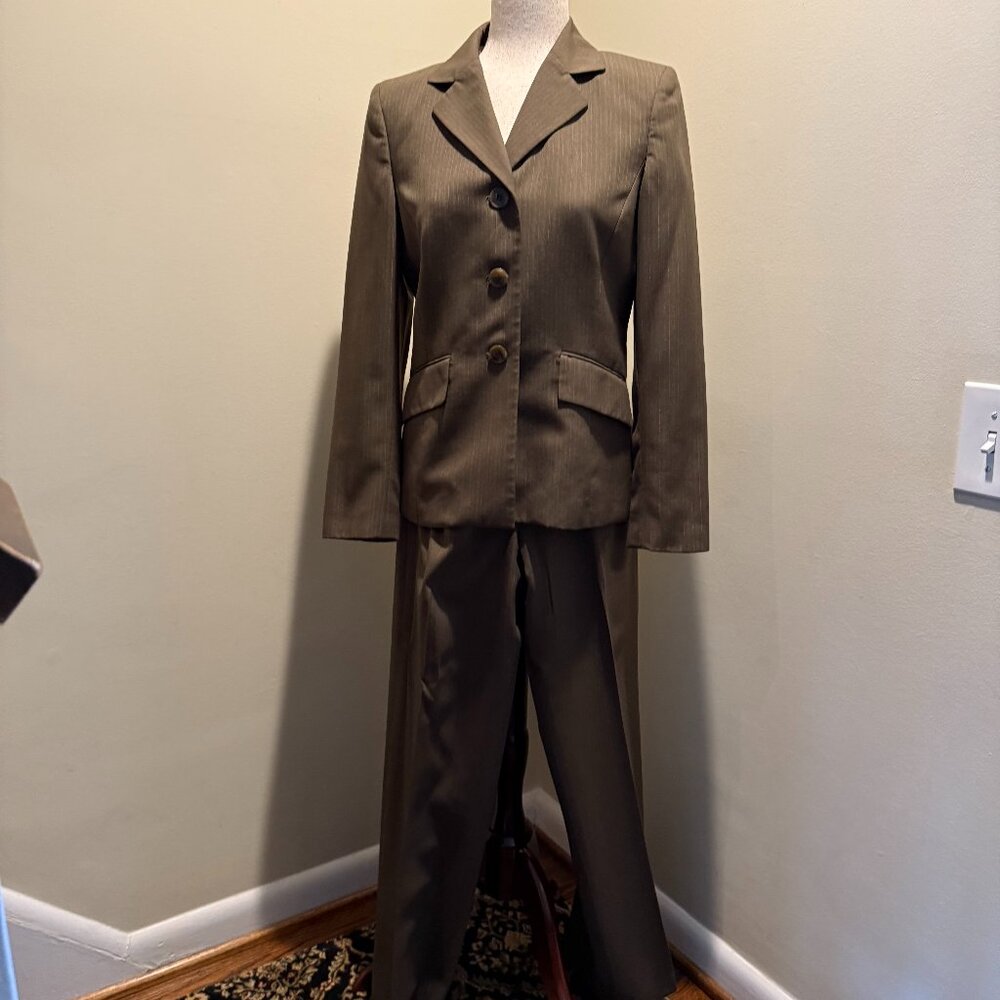 Women's Pant Suit